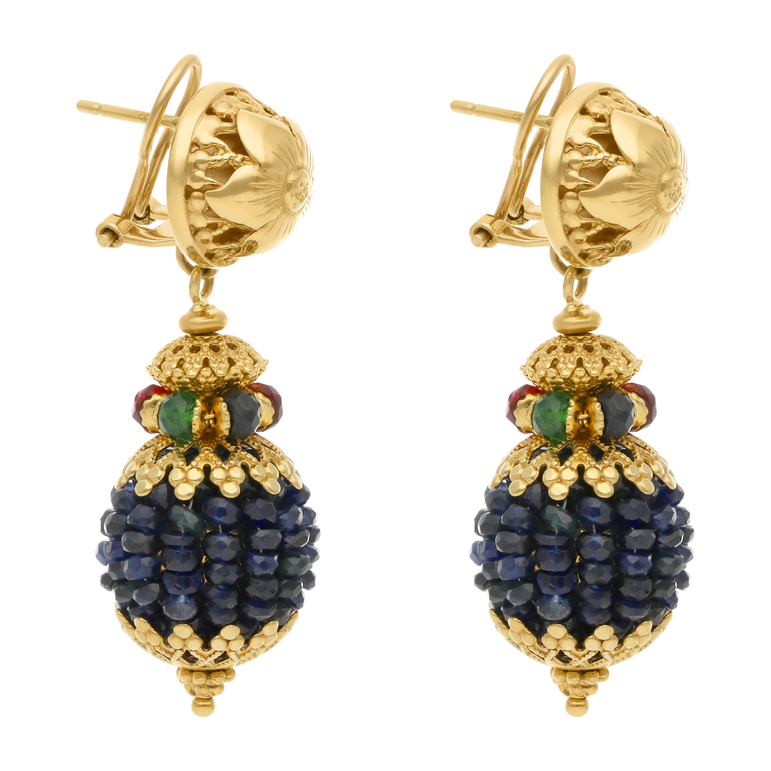 Aretes largos zafiros pave, rubíes y esmeraldas 18K