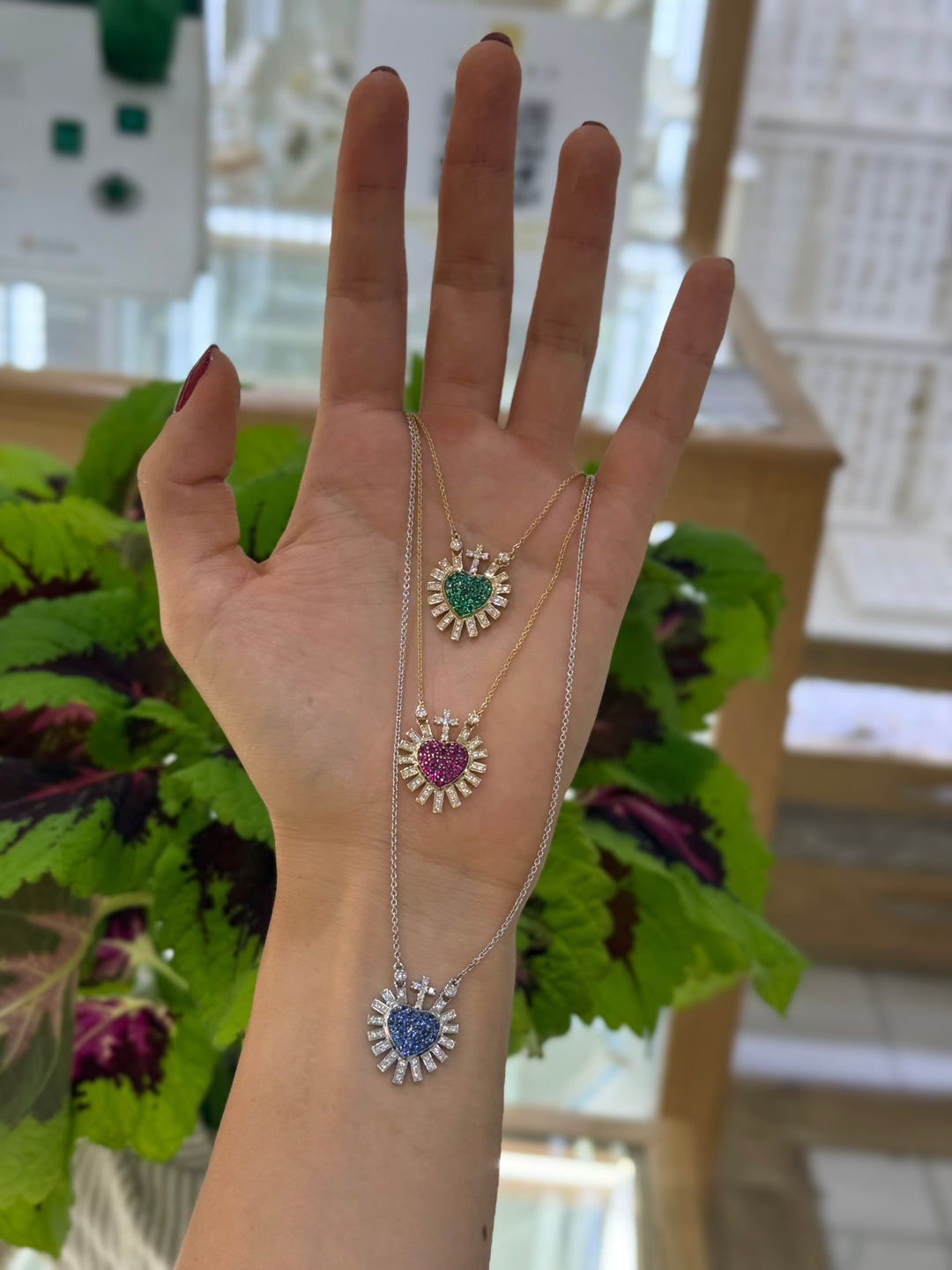 Collar Sagrado Corazón piedras 14K