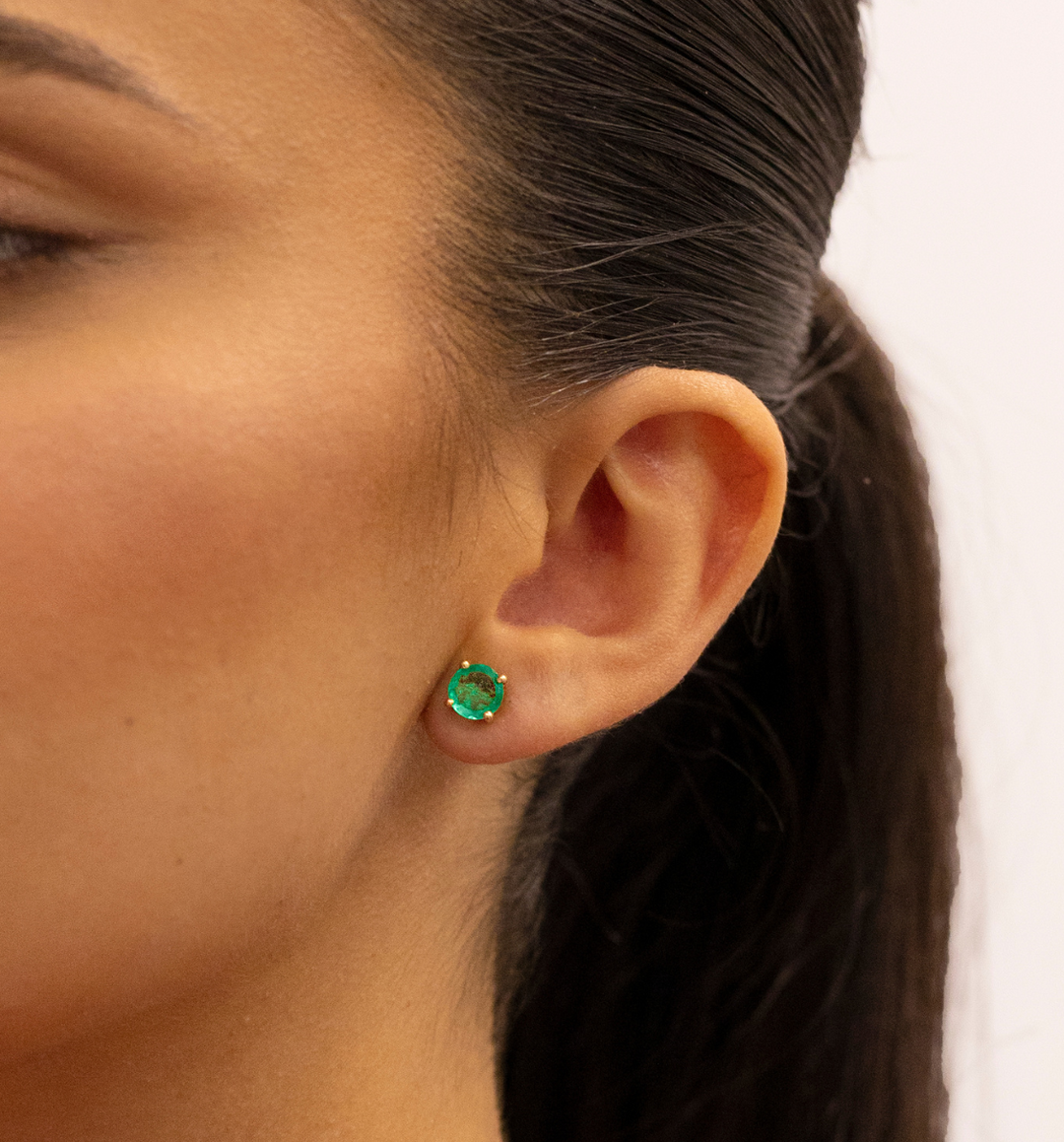 Broquel esmeraldas 14K