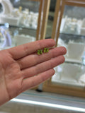 Broquel peridot oro amarillo 14K