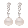 Aretes largos oro blanco 18K brillantes y calabazo 16 mm