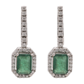 Aretes tira brillantes y esmeralda 18K