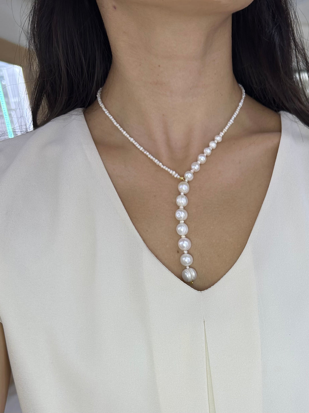 Collar perlas corbatín