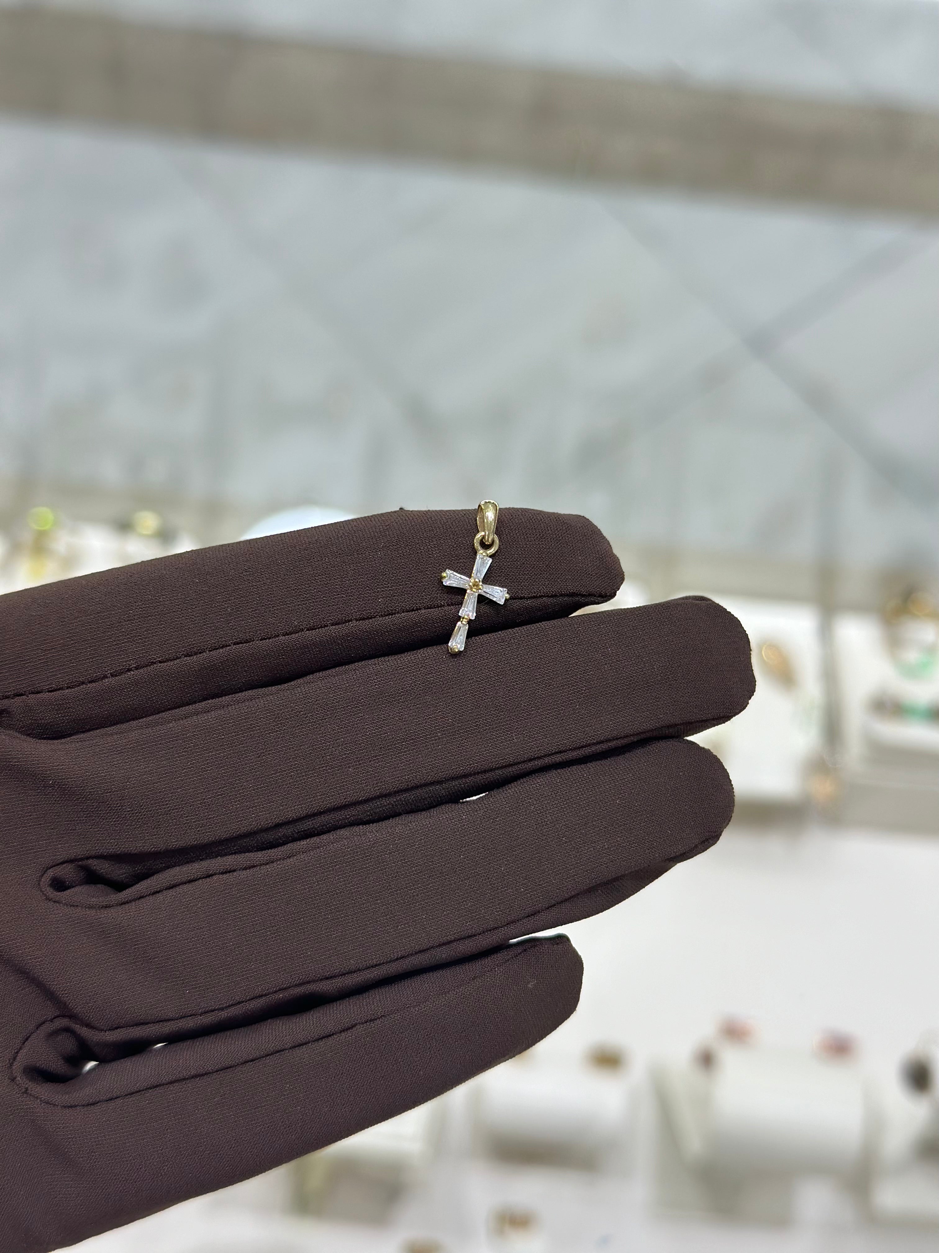 Cruz mini circonias 14K