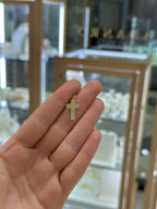 Cruz ligera lisa 14K