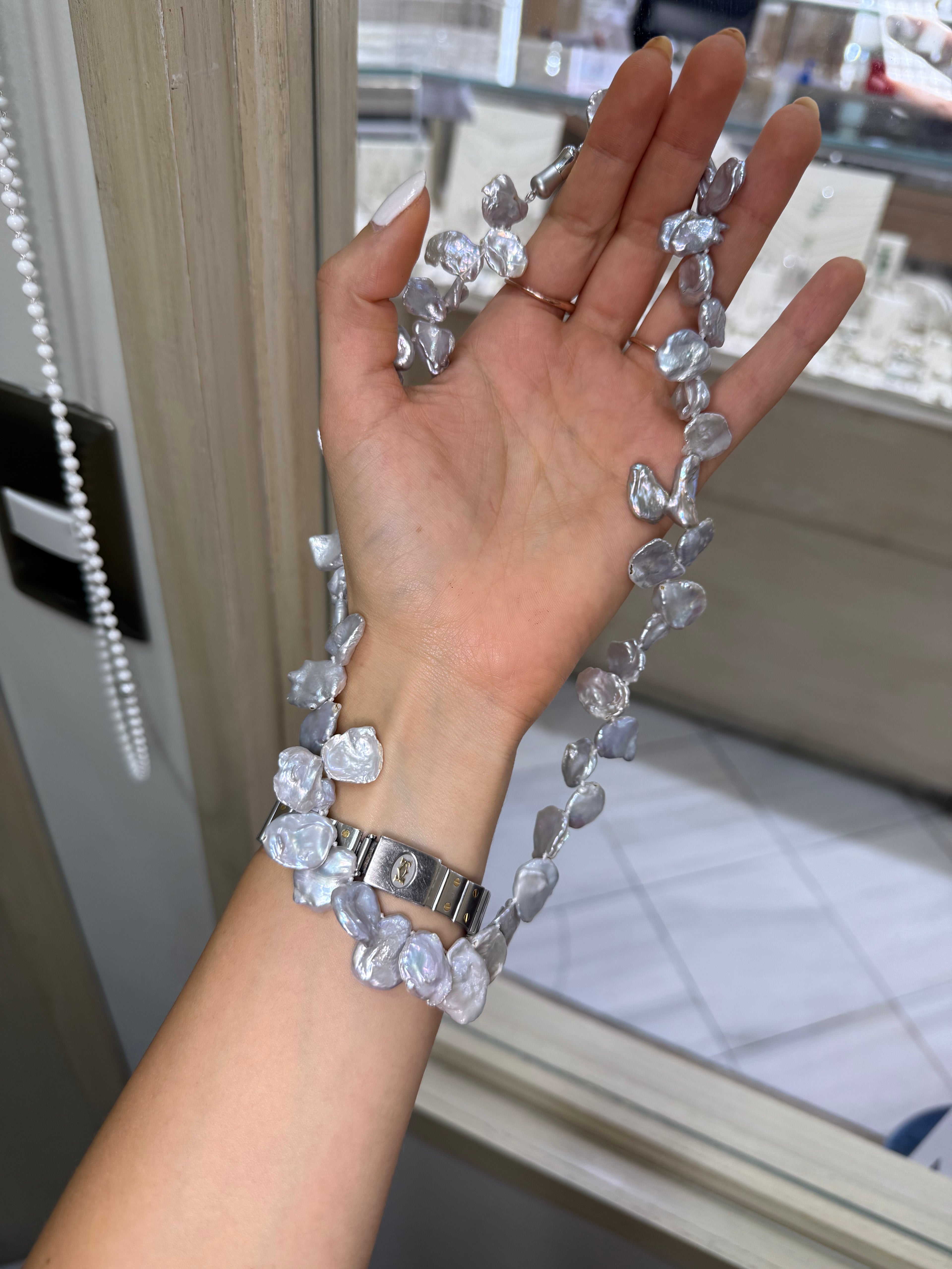 Collar perlas cereal grises