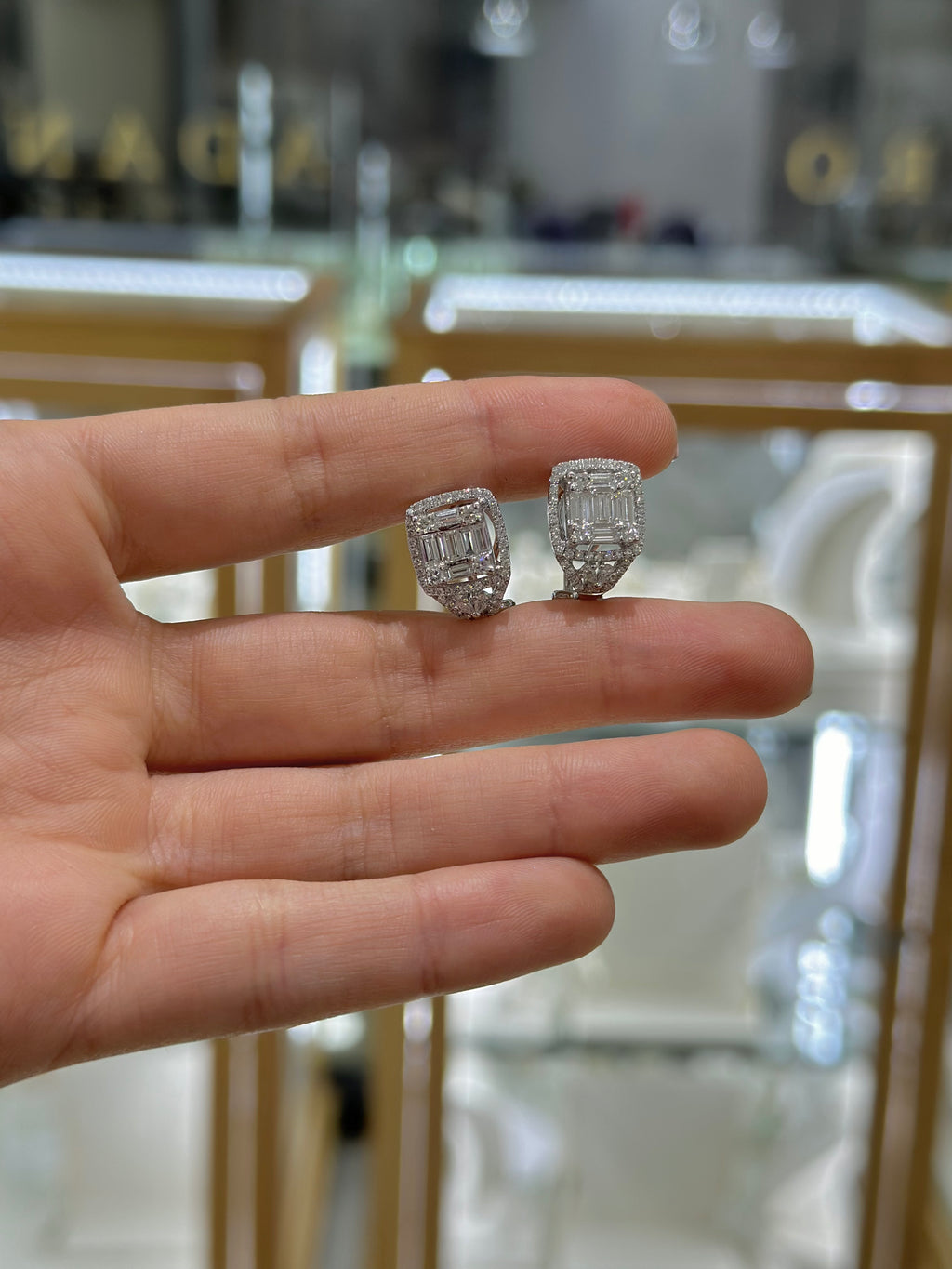 Aretes diamantes oro blanco 14K