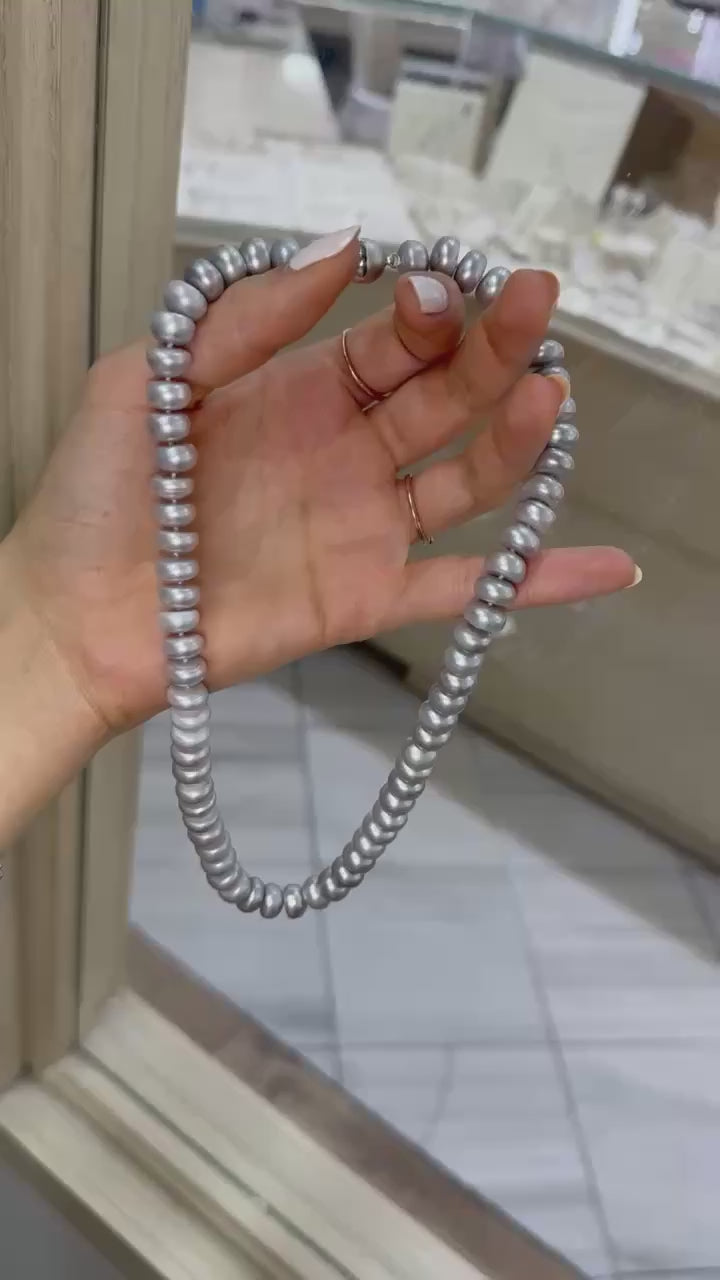 Collar perlas donas grises