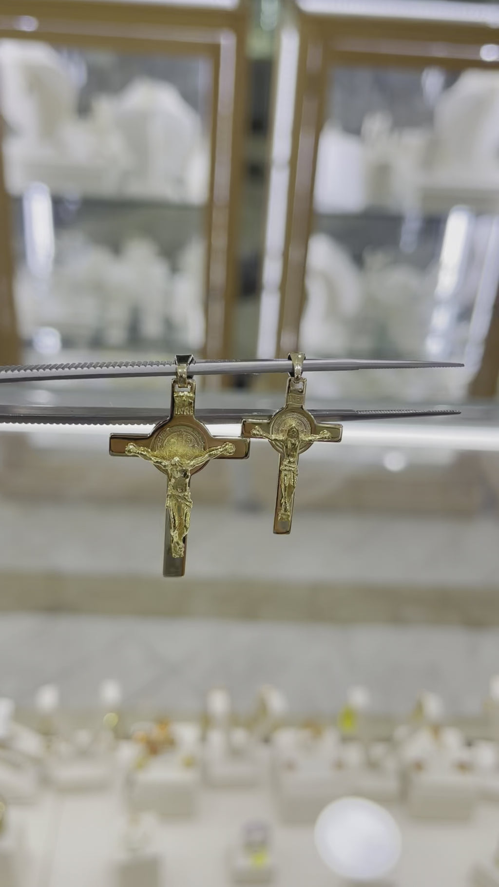 Cruz San Benito 14K