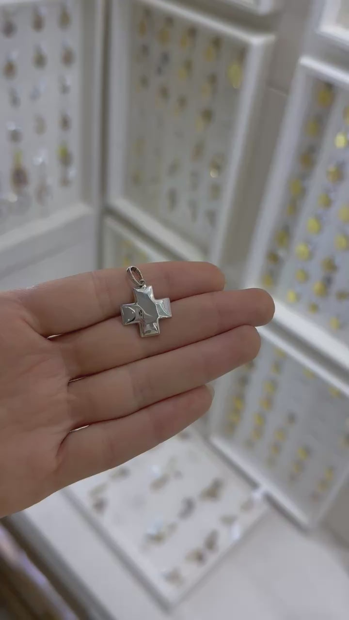 Cruz roja hueca oro blanco 14K