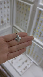 Cruz roja hueca oro blanco 14K