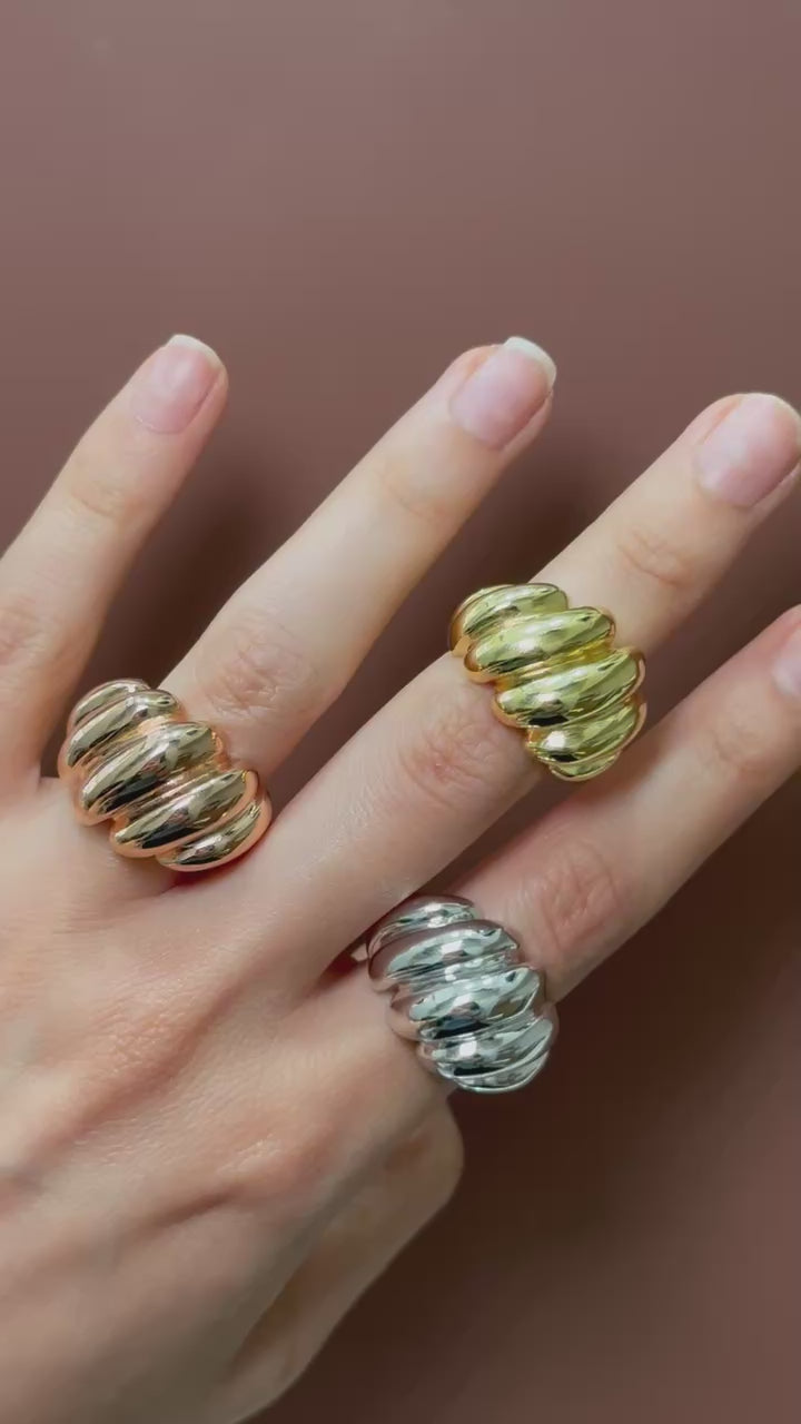Anillo hueco croissant 14K