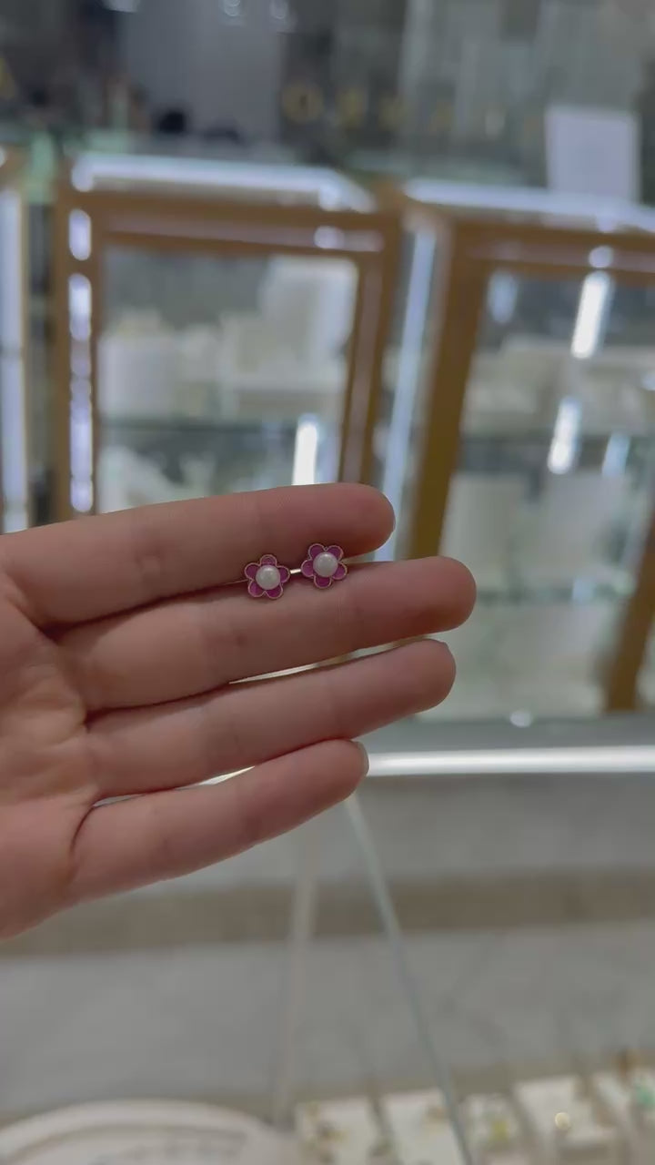 Broquel flor esmalte rosa/perla 14K