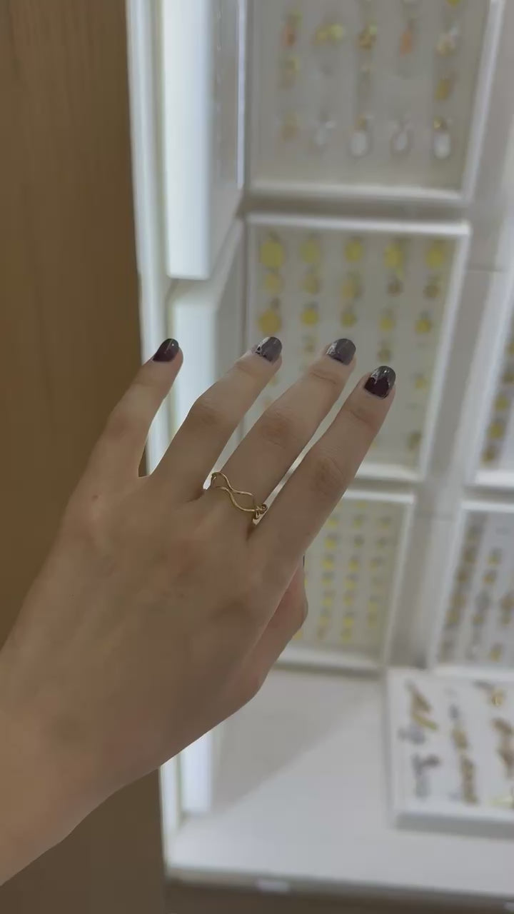Anillo ondeado 14K
