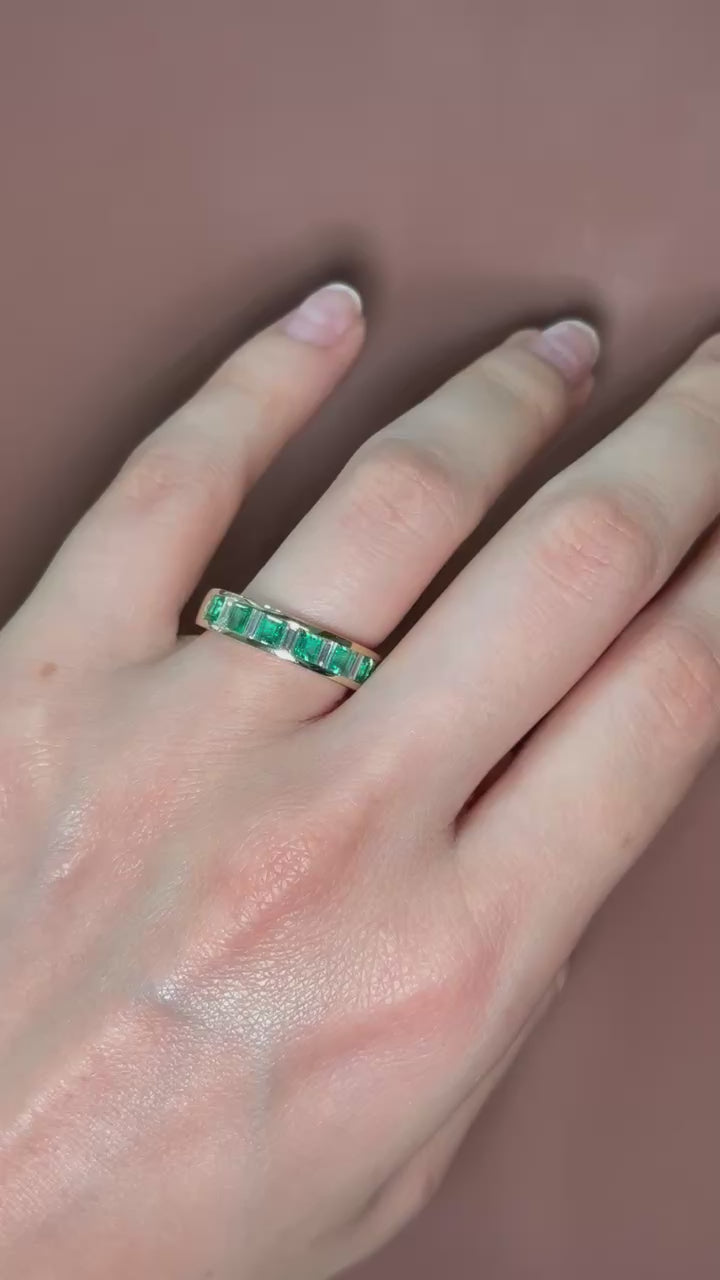 Anillo esmeraldas princess y diamantes baguette 14K