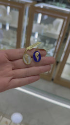 Medalla oval Madonna madre perla 14K