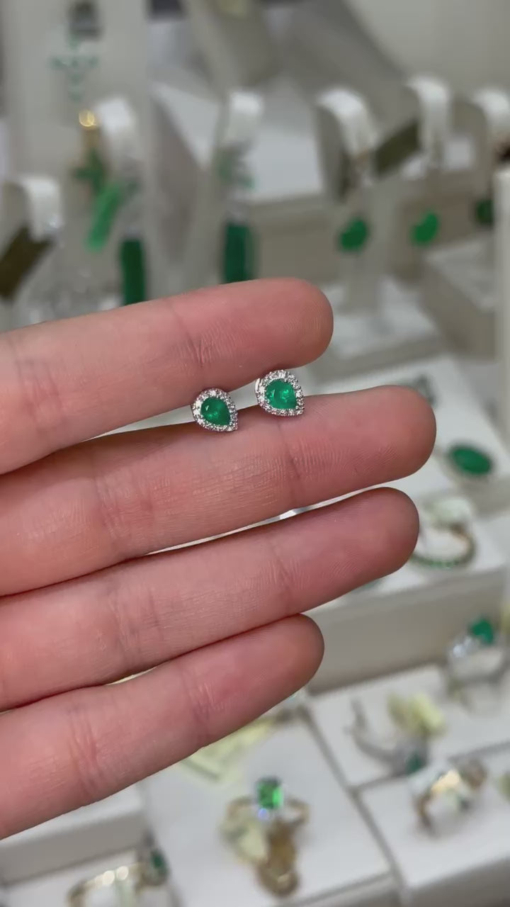 Broquel esmeralda gota y brillantes 18K