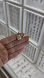 Medalla busto Guadalupe mate bisel ondeado 14K