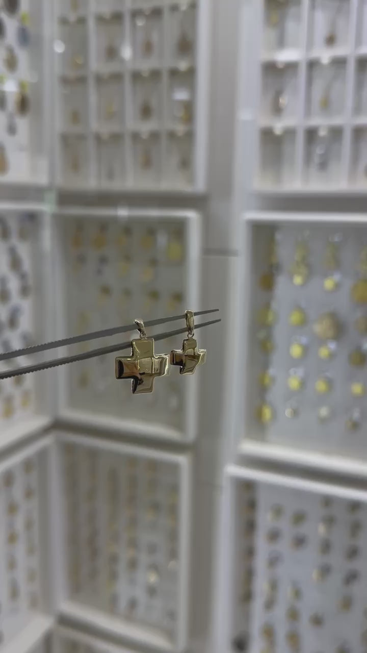 Cruz roja hueca oro amarillo 14K