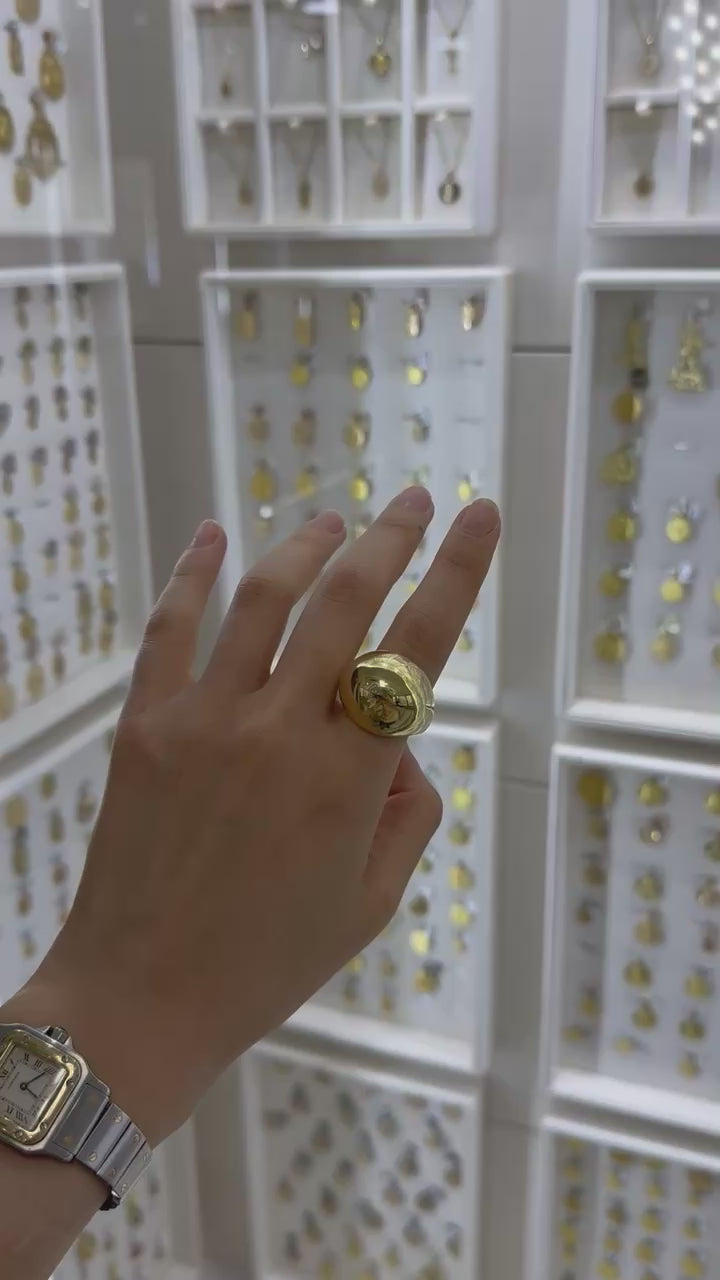Anillo cabuchón grande hueco 14K