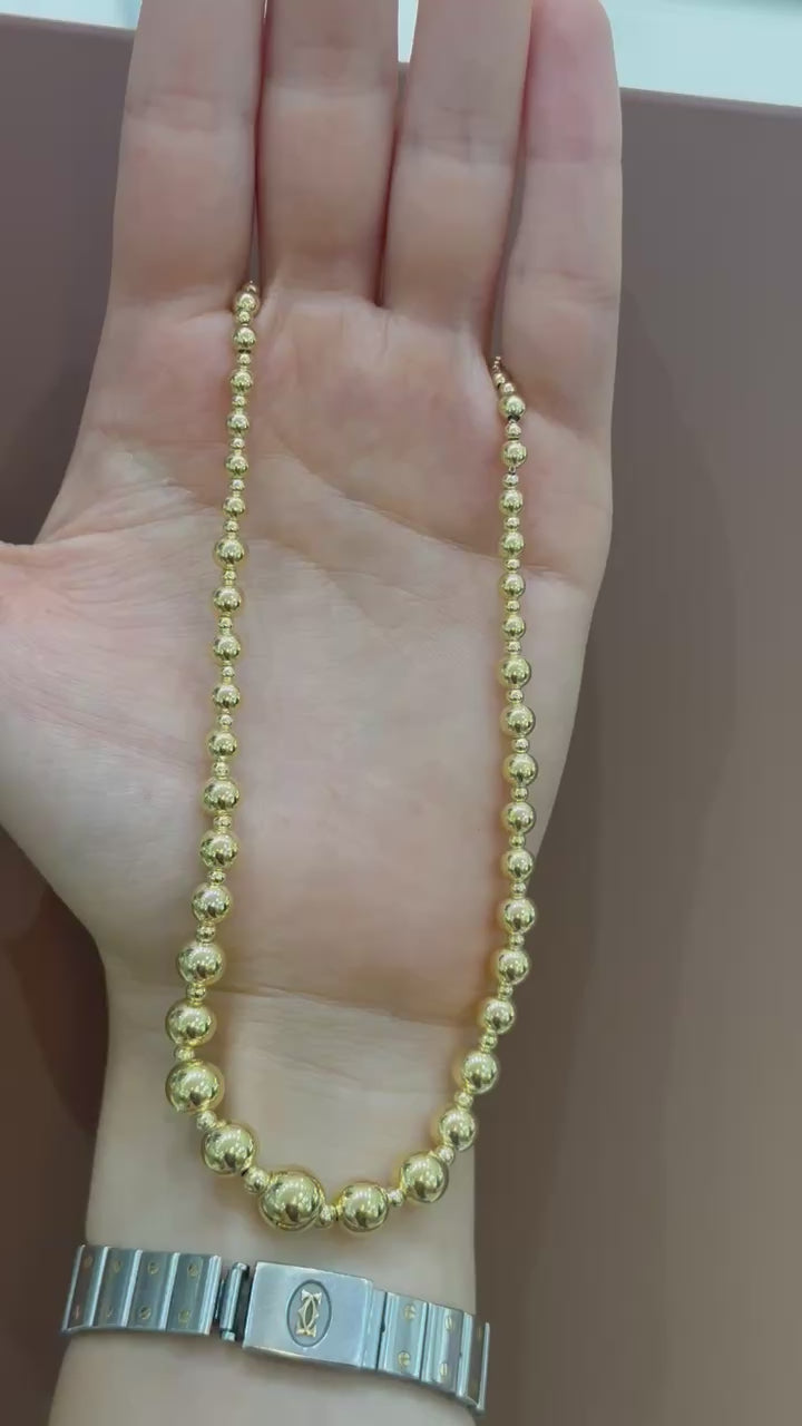 Collar bolas huecas