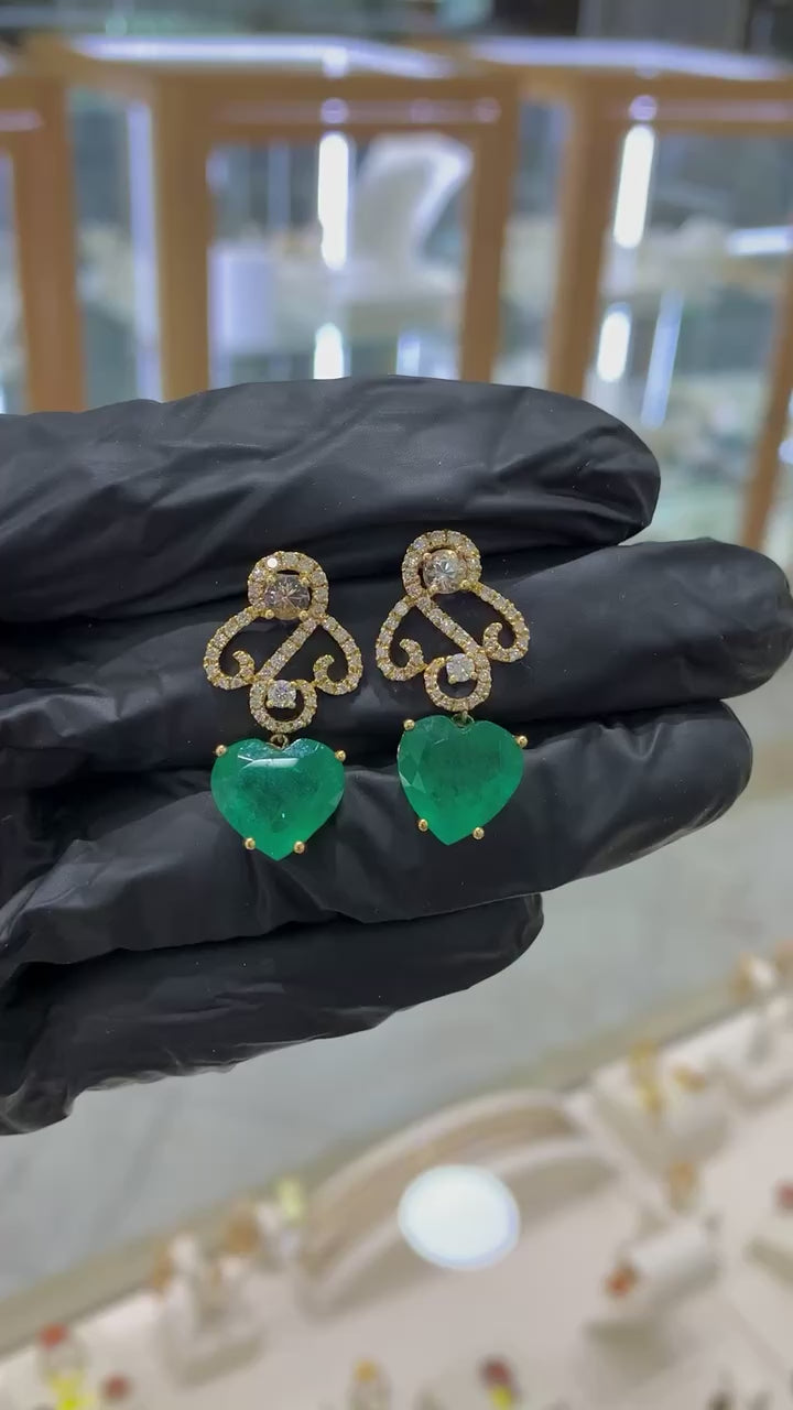 Aretes azcarraguitas esmeraldas y brillantes 14K