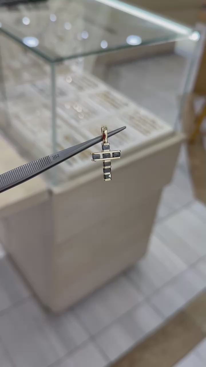 Cruz piedras negras 14K