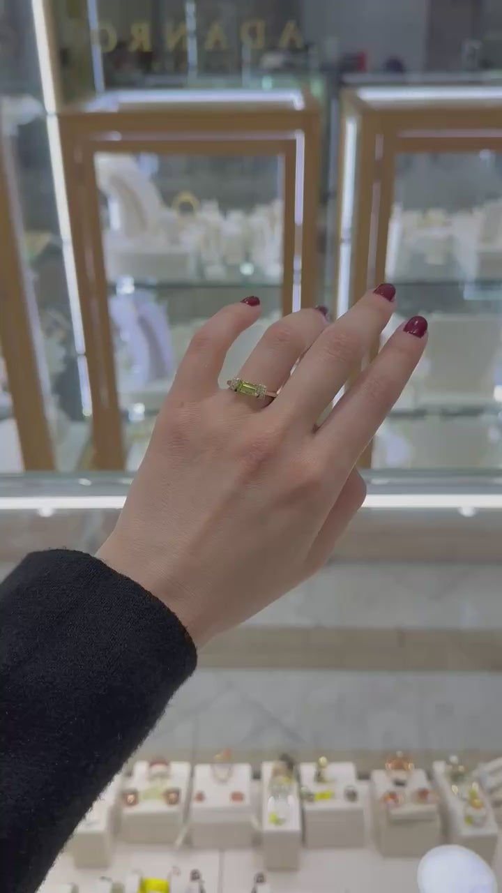 Anillo peridoto y diamantes oro amarillo 14K