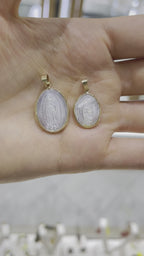 Medalla oval madre perla Guadalupe 14K