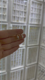 Medias arracadas perla y plata amarilla