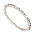 Anillo delgado 14K circonias