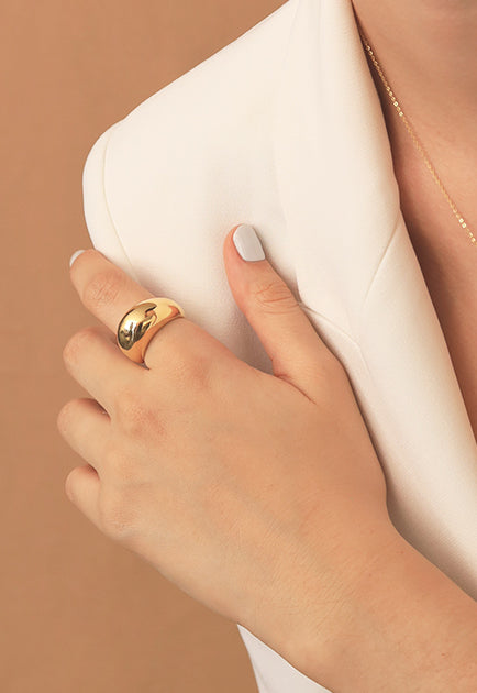 Anillo cabuchón grande hueco 14K