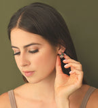 Arracadas chuecas circonias colores 14K