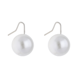 Aretes perlas blancas