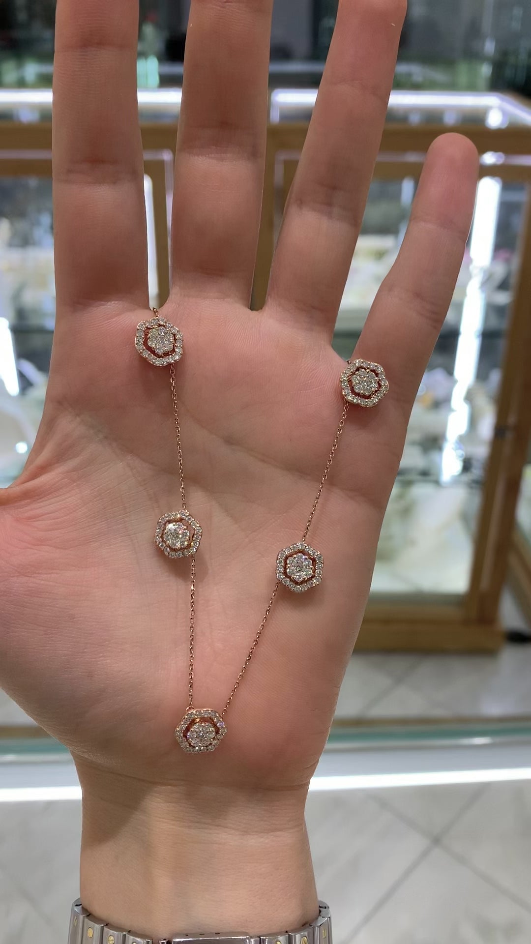 Gargantilla flores brillantes 14K